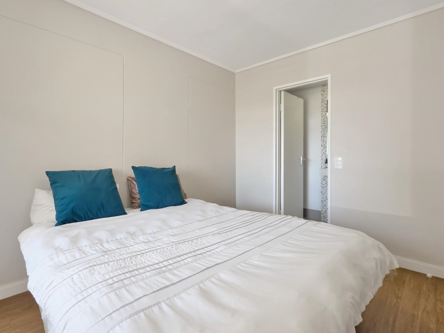 To Let 2 Bedroom Property for Rent in Vredehoek Western Cape